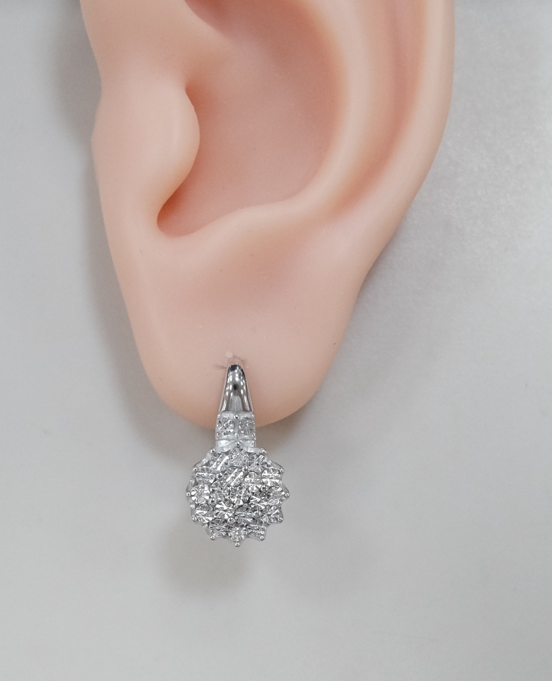 Серебряные серьги с бриллиантами